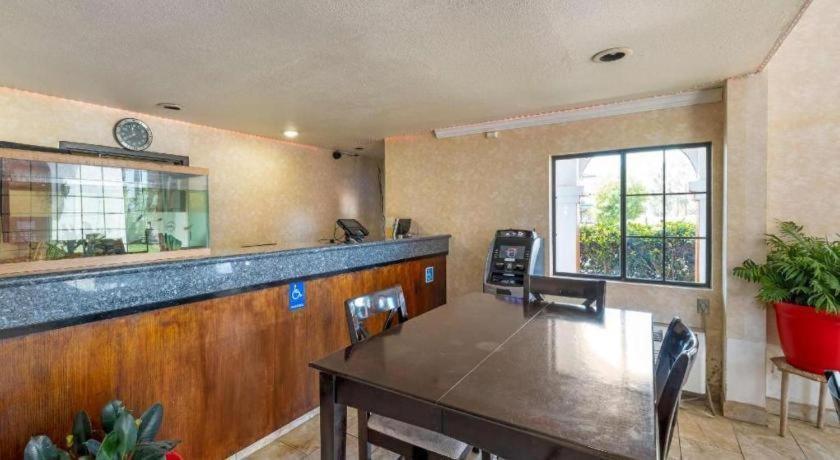 Econo Lodge Moreno Valley Esterno foto